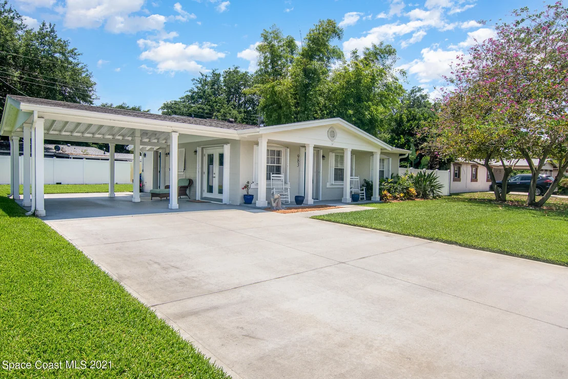 Photo of 983 Beacon Road