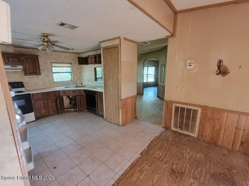 Photo of 637 Camp Road