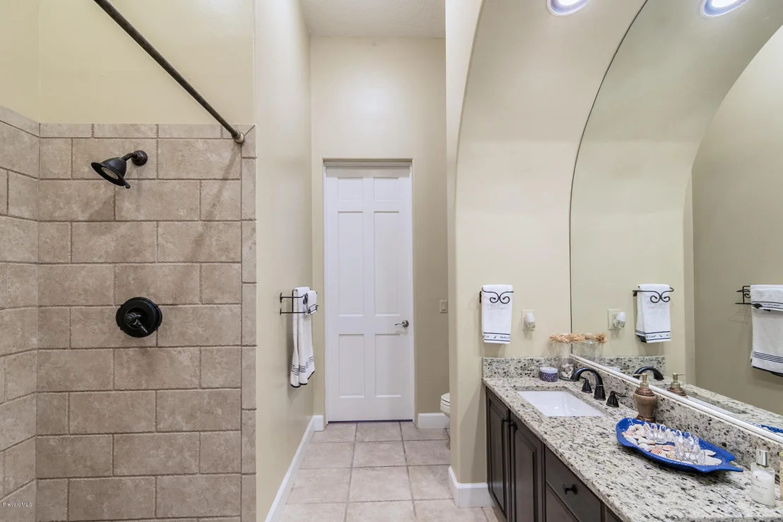 Photo of 774 Glengarry Drive