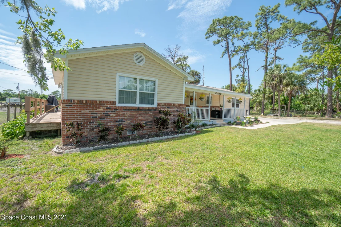 Photo of 3635 Hield Road