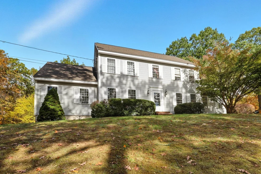 Unit for sale at 13 Cottonwood, Plaistow, NH 03865
