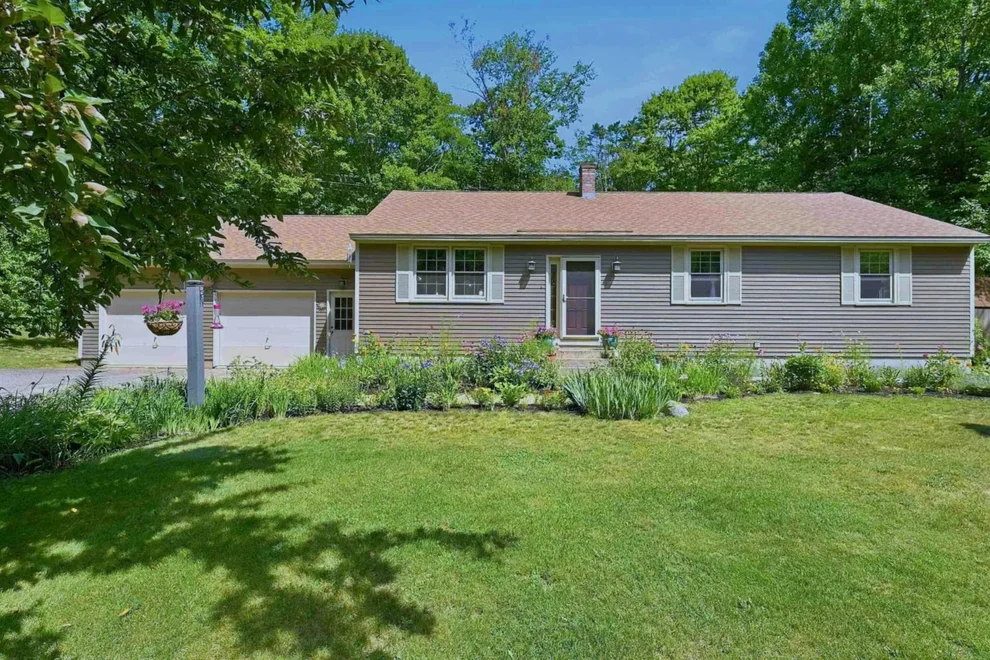 Unit for sale at 4 Franklin, Andover, NH 03216