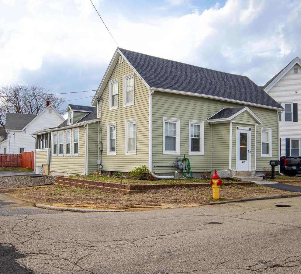 Unit for sale at 352 Taylor, Manchester, NH 03103