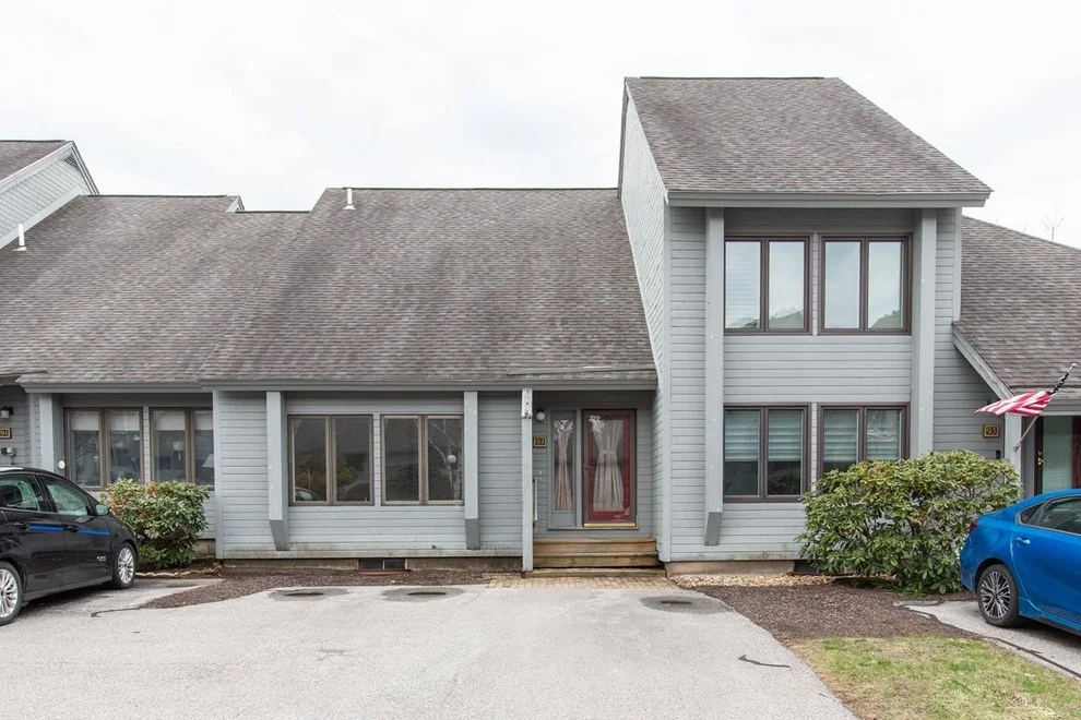 Unit for sale at 5 Tsienneto, Derry, NH 03038