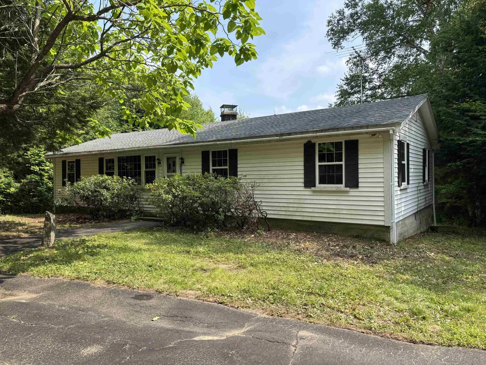 Unit for sale at 3027 Chinook, Tamworth, NH 03886