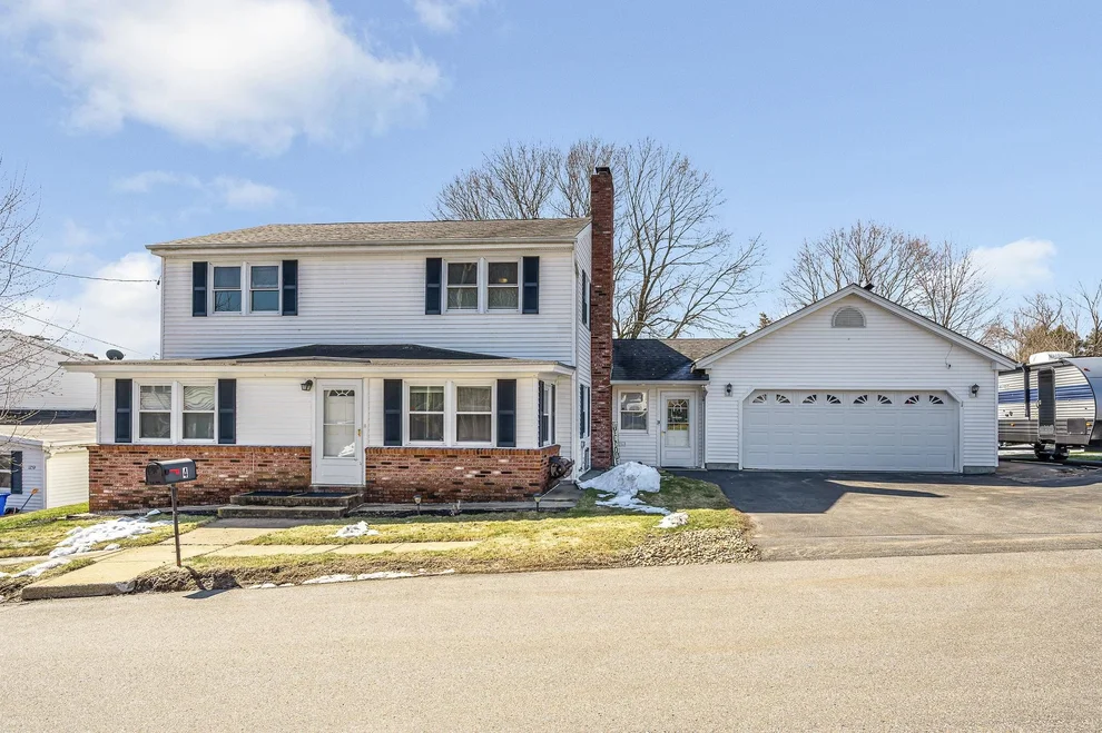 Unit for sale at 4 Farmer, Manchester, NH 03104