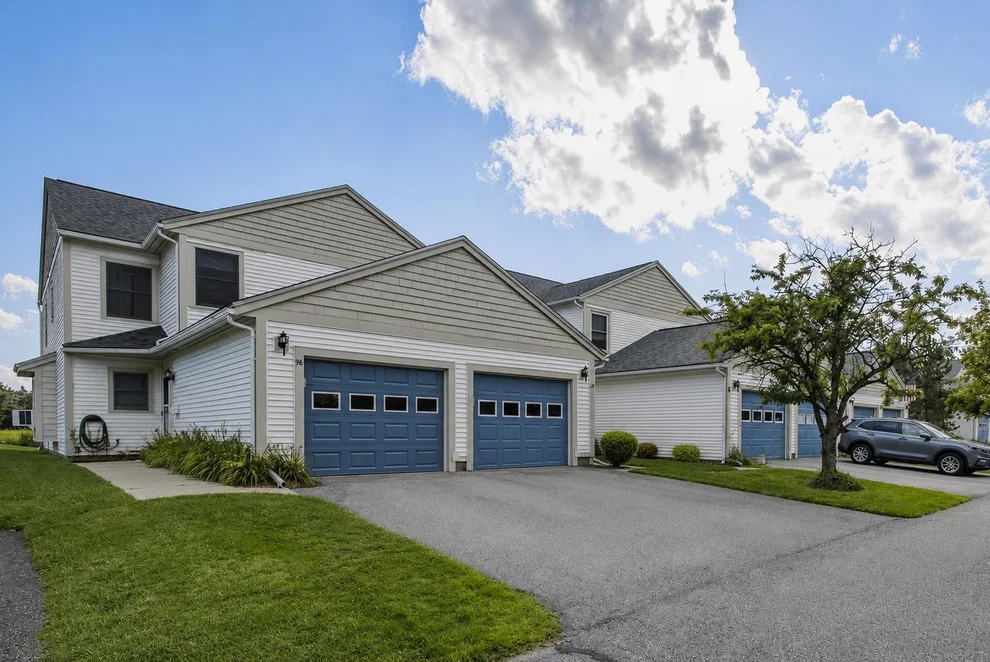 Unit for sale at 98 Saybrook, Essex, VT 05452