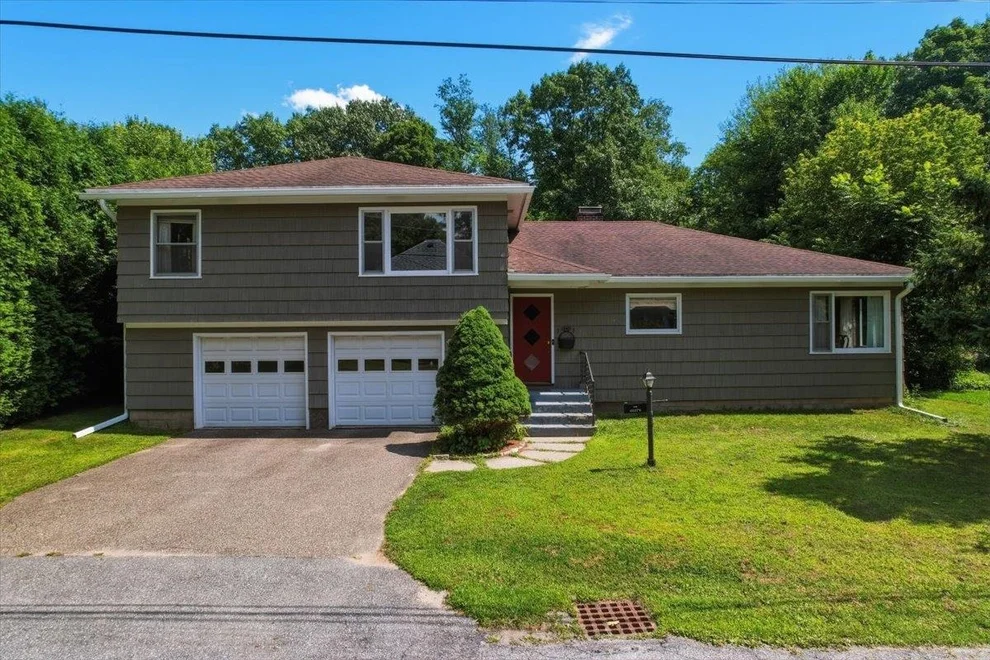 Unit for sale at 7 Oak, Essex Junction, VT 05452