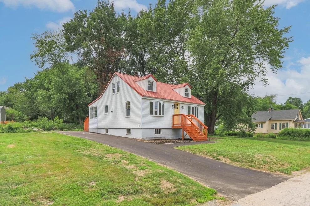 Unit for sale at 30 Dawson, Manchester, NH 03104