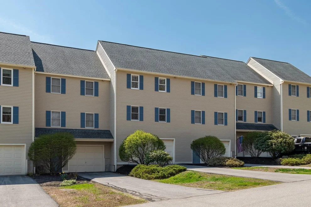 Unit for sale at 4 Fords Landing, Dover, NH 03820