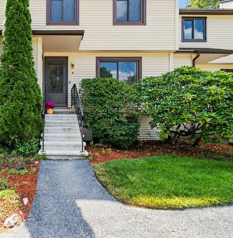 Unit for sale at 4 Killian, Merrimack, NH 03054