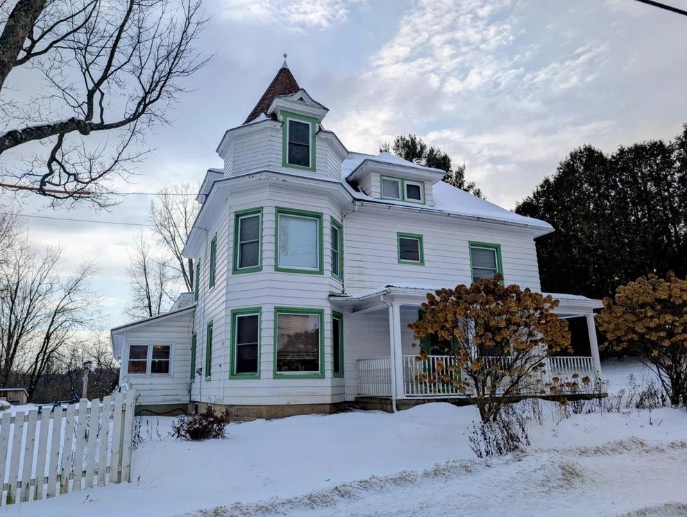 Unit for sale at 252 North Pleasant, Troy, VT 05859