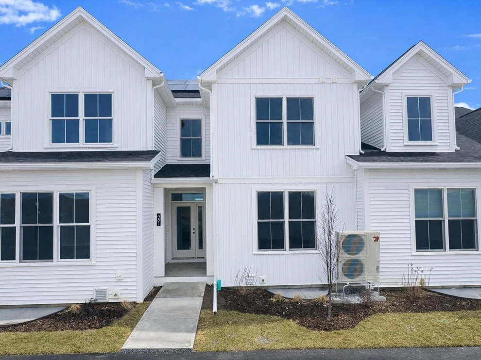 Unit for sale at 431 Old Farm, South Burlington, VT 05403