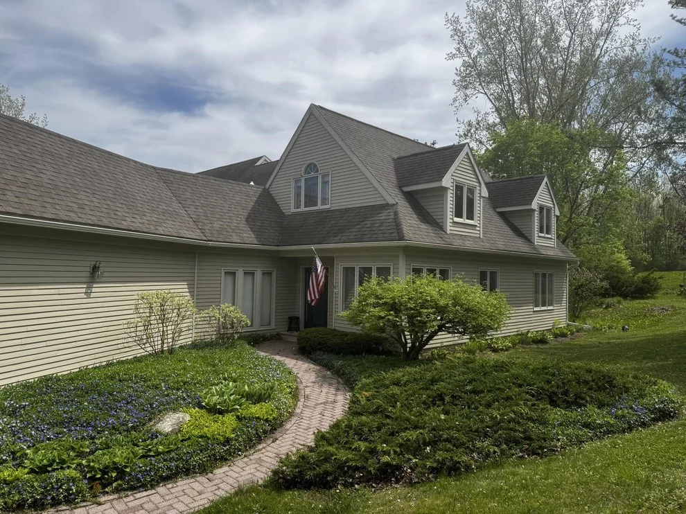 Unit for sale at 121 Covington, Shelburne, VT 05482