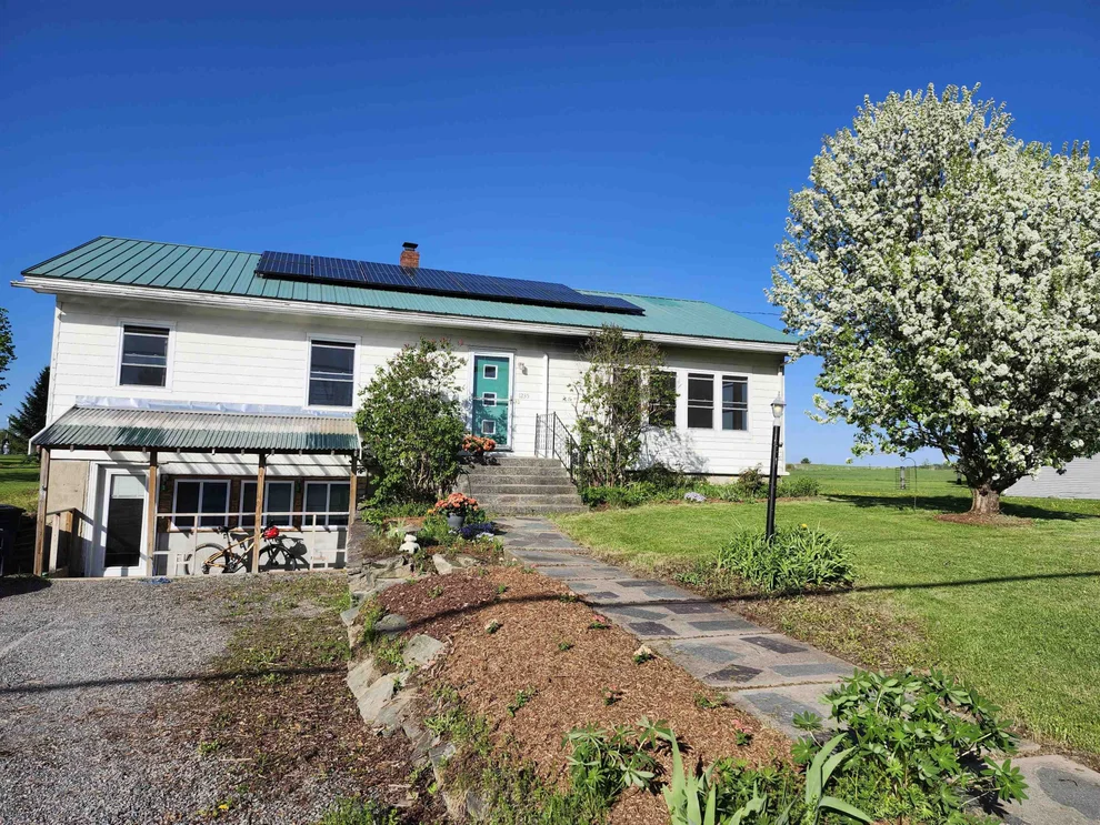 Unit for sale at 1235 Main, Fairfax, VT 05454