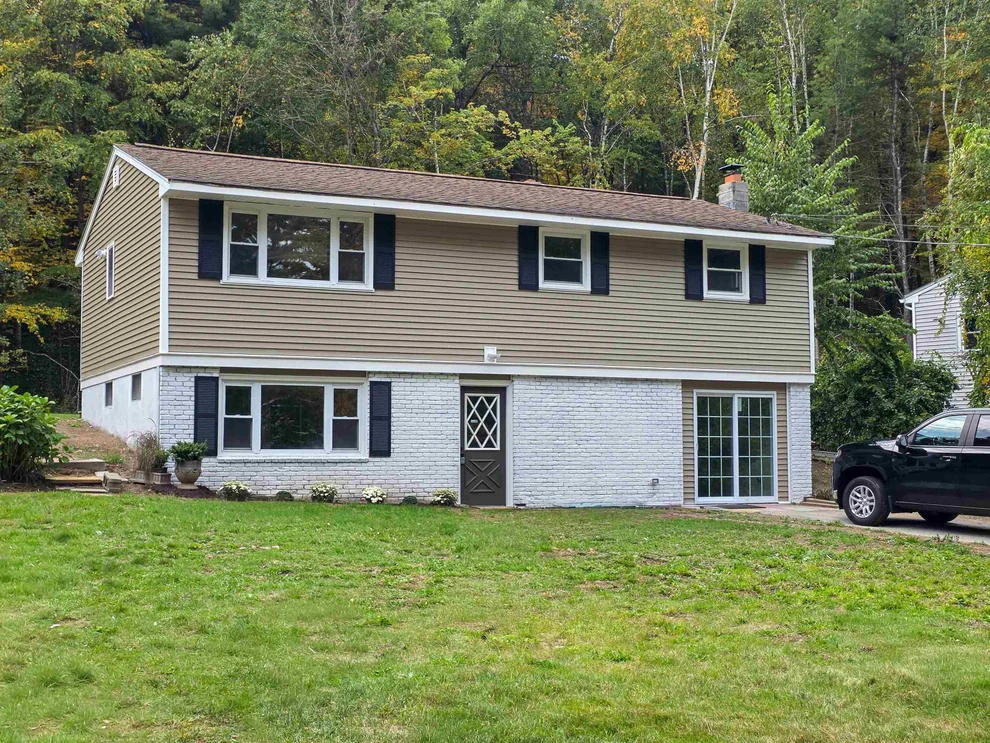 Unit for sale at 17 Bear Hill, Newton, NH 03858