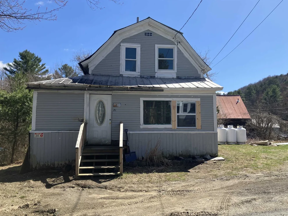 Unit for sale at 71 Woodbury, Hardwick, VT 05843