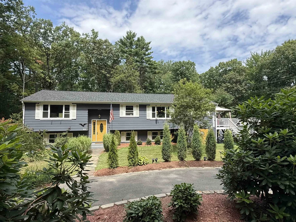 Unit for sale at 25 Shattigee, Chester, NH 03036
