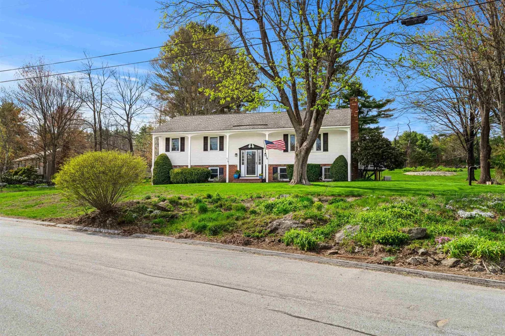 Unit for sale at 410 E View, Pembroke, NH 03275