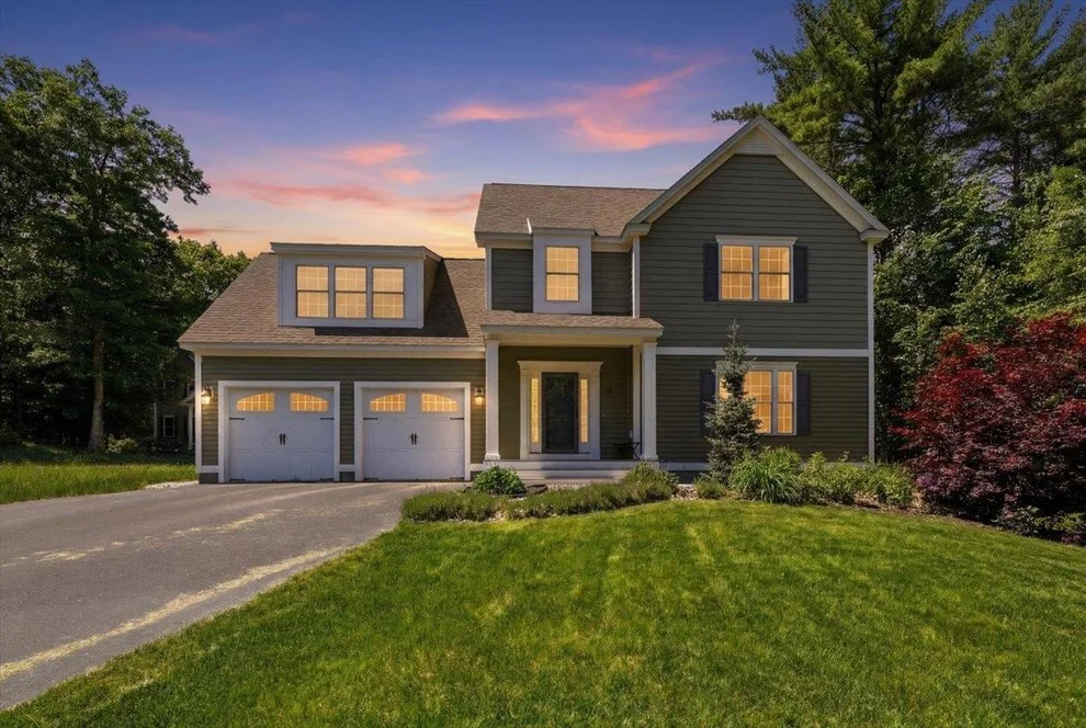 Unit for sale at 18 Hawthorne, Auburn, NH 03032