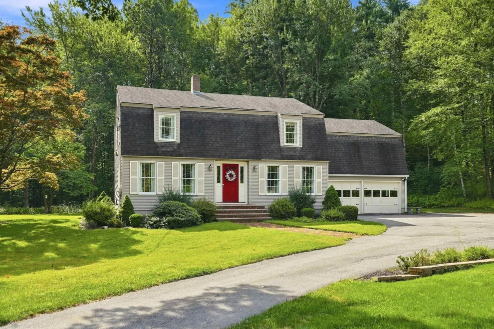 Unit for sale at 4 Hoyt Farm, Plaistow, NH 03865