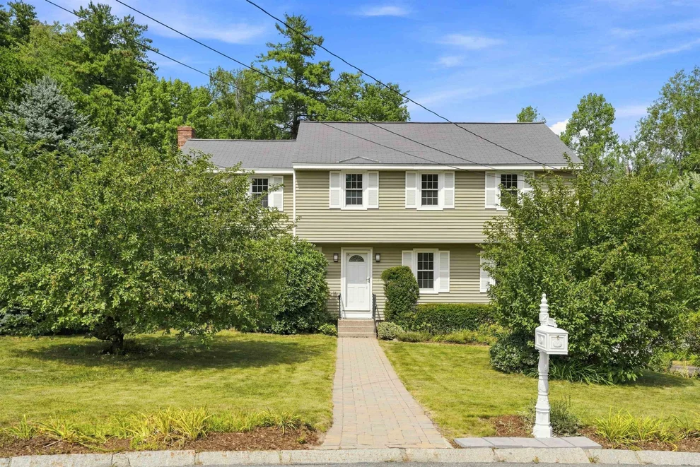 Unit for sale at 36 Hampton, Nashua, NH 03063