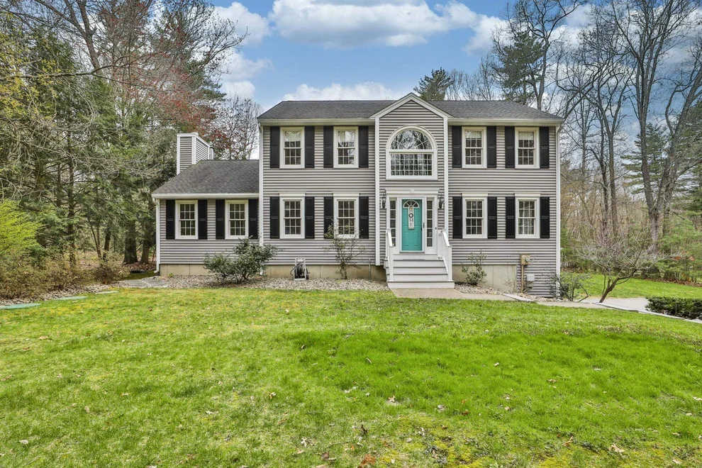 Unit for sale at 7 Drake, Derry, NH 03038