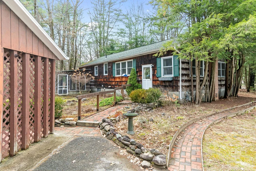Unit for sale at 13 Tanglewood, Essex, VT 05452