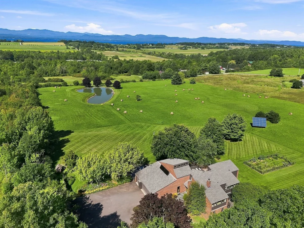 Unit for sale at 790 Lime Kiln, Charlotte, VT 05445
