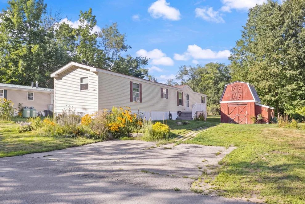 Unit for sale at 109 Pumpkin Hollow, Barrington, NH 03825