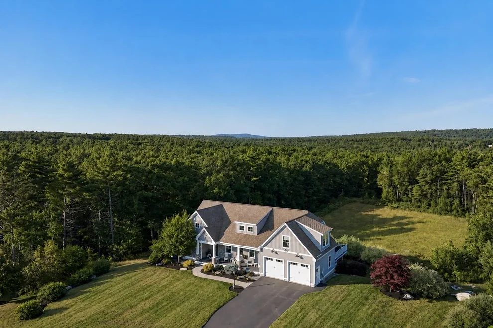Unit for sale at 18 Sunrise, Auburn, NH 03032