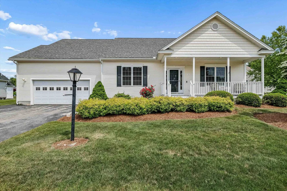 Unit for sale at 5 Davenport, Londonderry, NH 03053