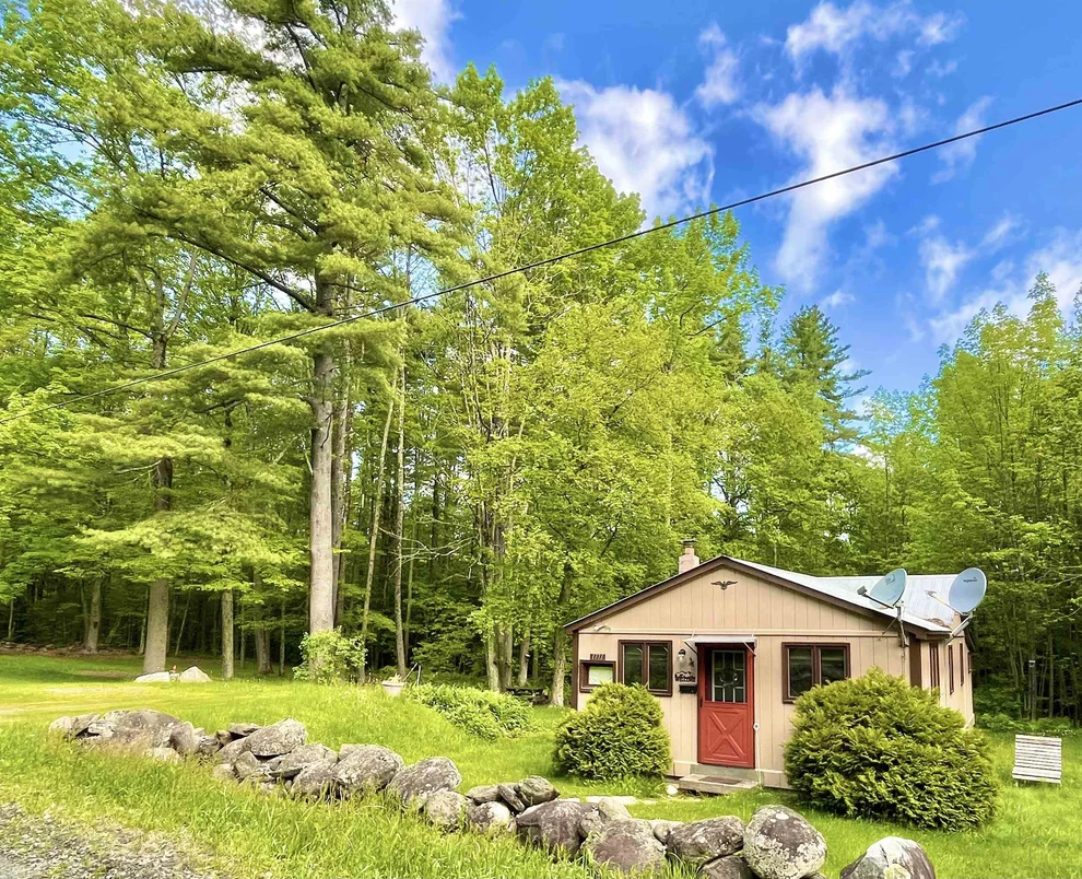 Unit for sale at 1771 Townshend Dam, Wardsboro, VT 05355