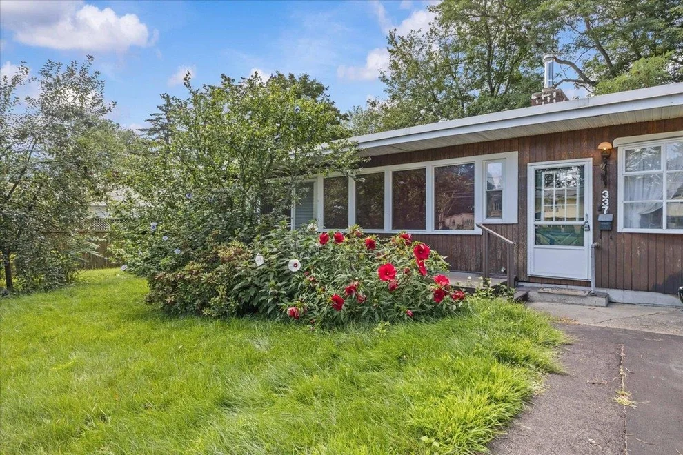 Unit for sale at 337 Hinesburg, South Burlington, VT 05403