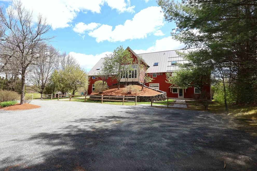 Unit for sale at 16 Hemlock Ridge, Hartford, VT 05088