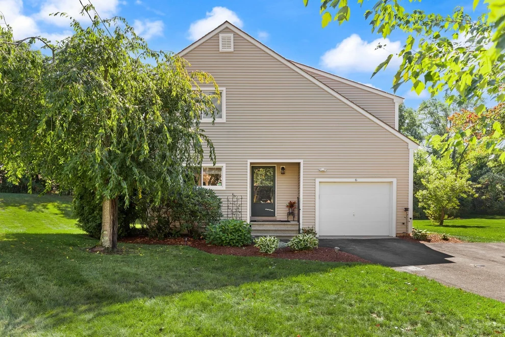 Unit for sale at 6 Ryan, Nashua, NH 03064