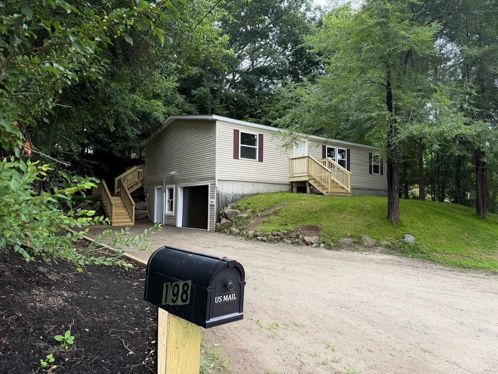 Unit for sale at 198 Franklin, Franklin, NH 03235