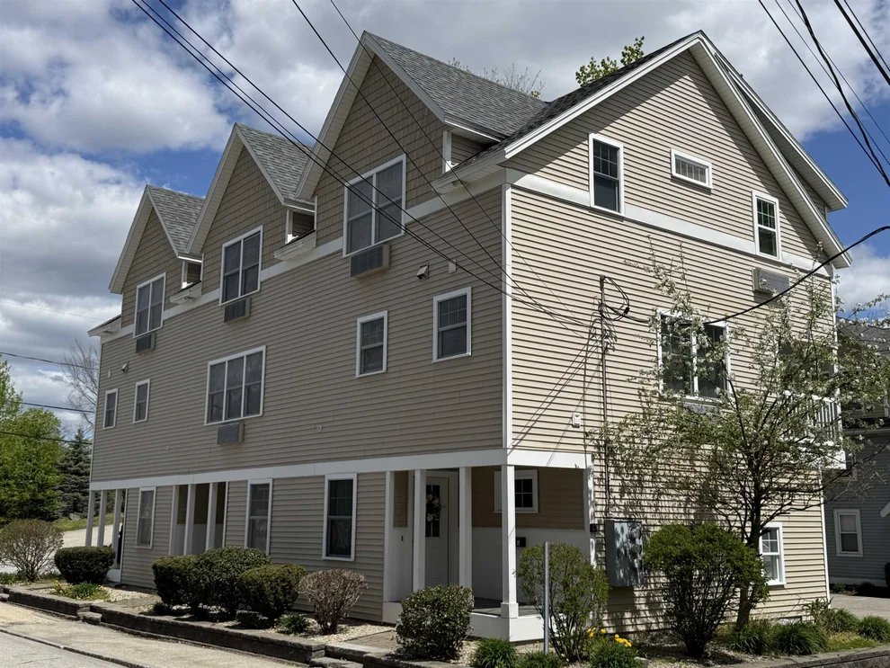 Unit for sale at 5 Spring, Newmarket, NH 03857