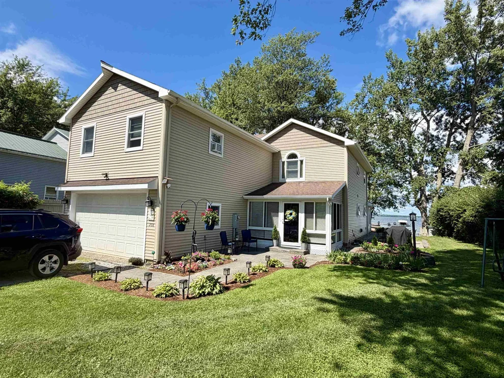 Unit for sale at 208 Sandy Cove, St. Albans Town, VT 05478