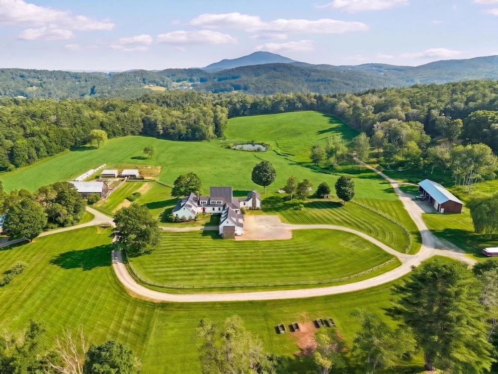 Unit for sale at 83 Town Farm Hill, Hartland, VT 05048