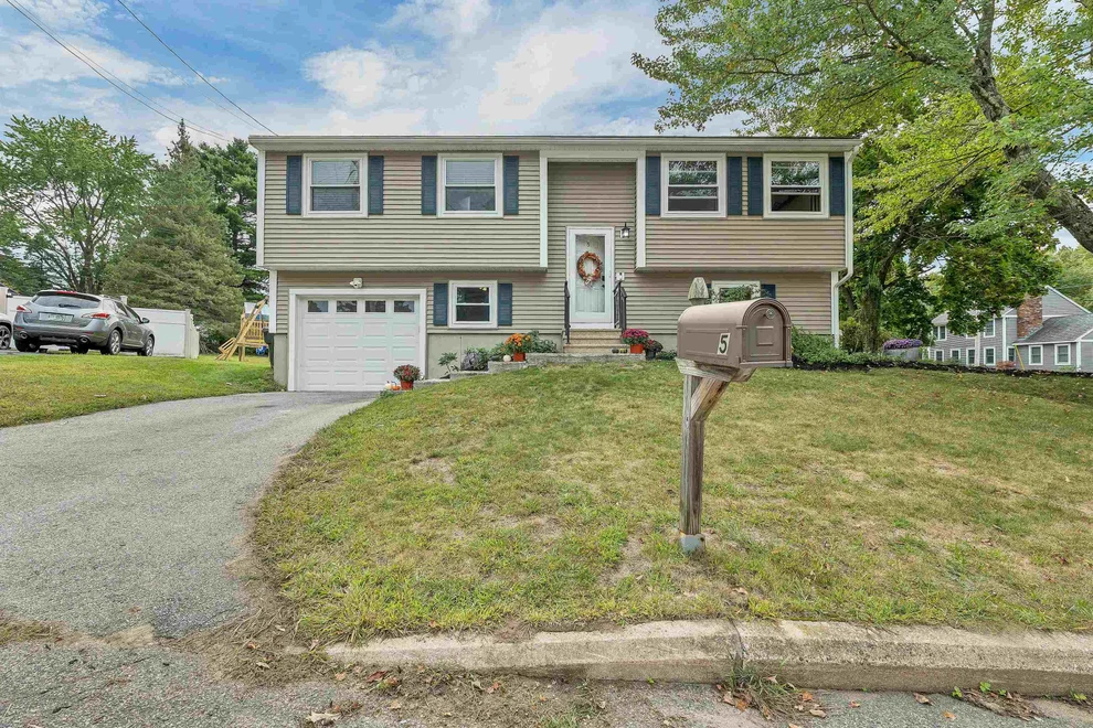 Unit for sale at 5 Renard, Manchester, NH 03109