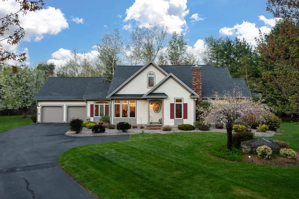 Unit for sale at 16 Hawkins Pond, Salem, NH 03079