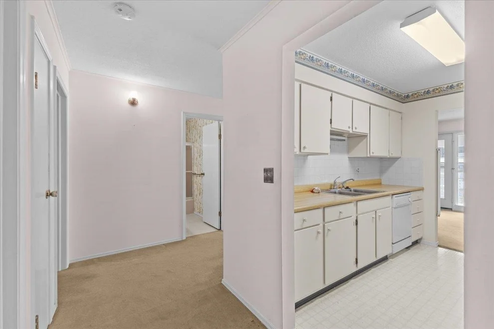 Unit for sale at 100 Kennedy, South Burlington, VT 05403