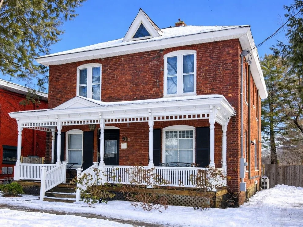 Unit for sale at 51 Monroe, Burlington, VT 05401