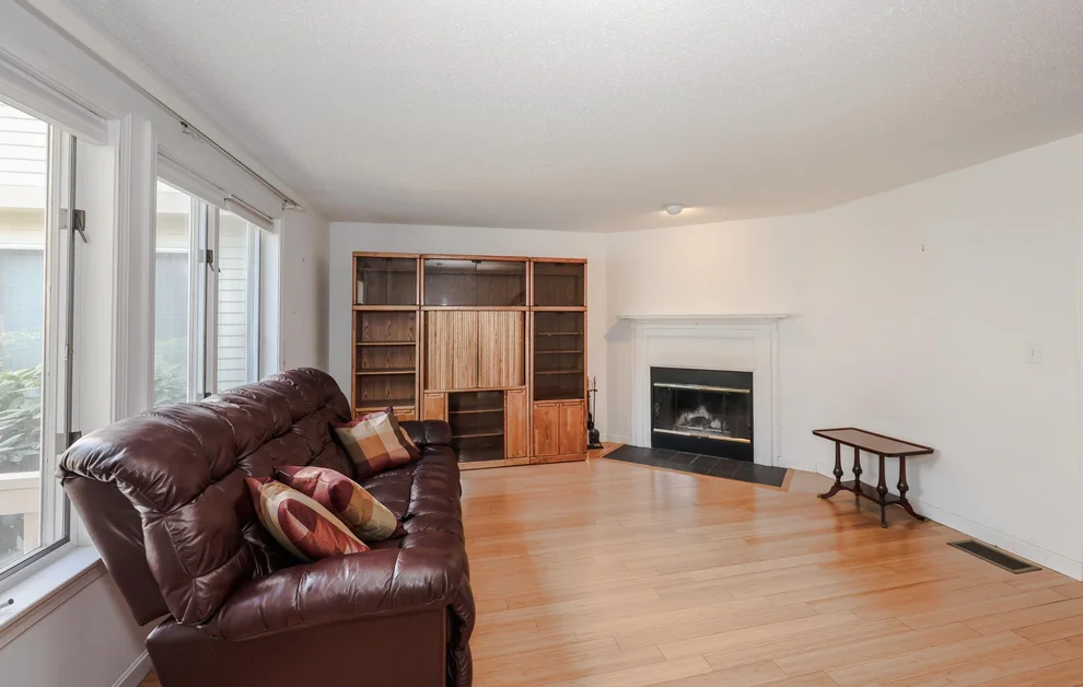 Unit for sale at 38 Dorchester, Nashua, NH 03064