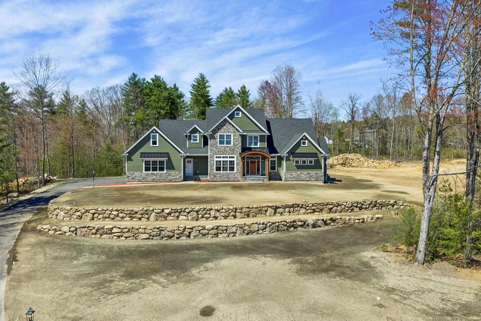 Unit for sale at 16 Boiling Kettle, Bedford, NH 03110