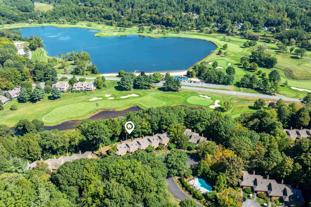 Unit for sale at 1140 Murphys, Hartford, VT 05059