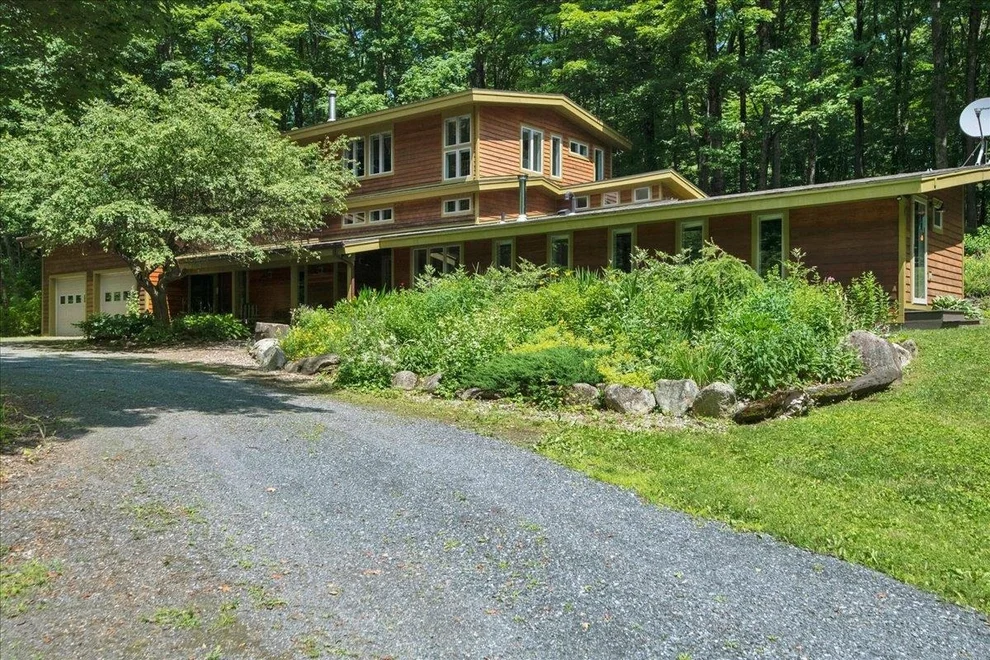 Unit for sale at 4359 Hollister Hill, Marshfield, VT 05658