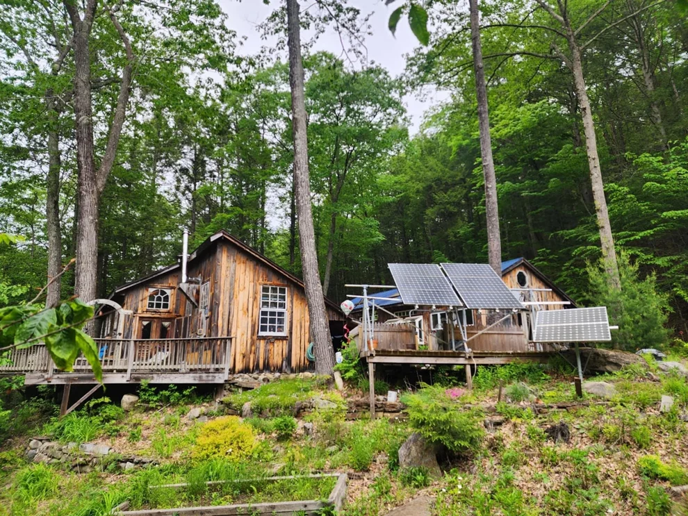 Unit for sale at 183 Bear Hill, Dummerston, VT 05301