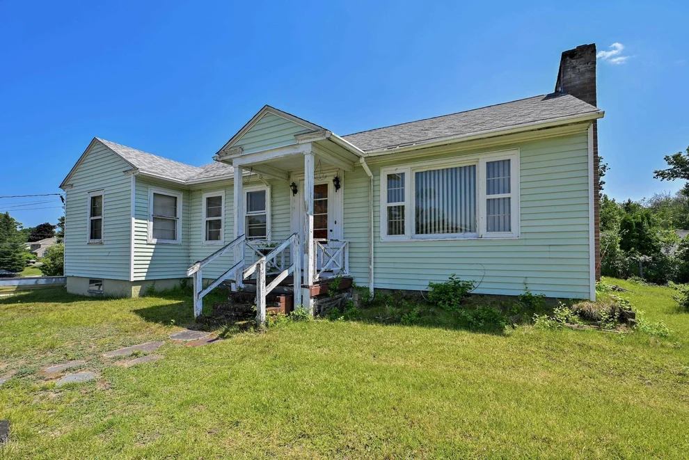 Unit for sale at 115 Crosbie, Manchester, NH 03104